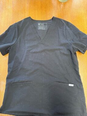 Figs Casma Three-Pocket Scrub Top